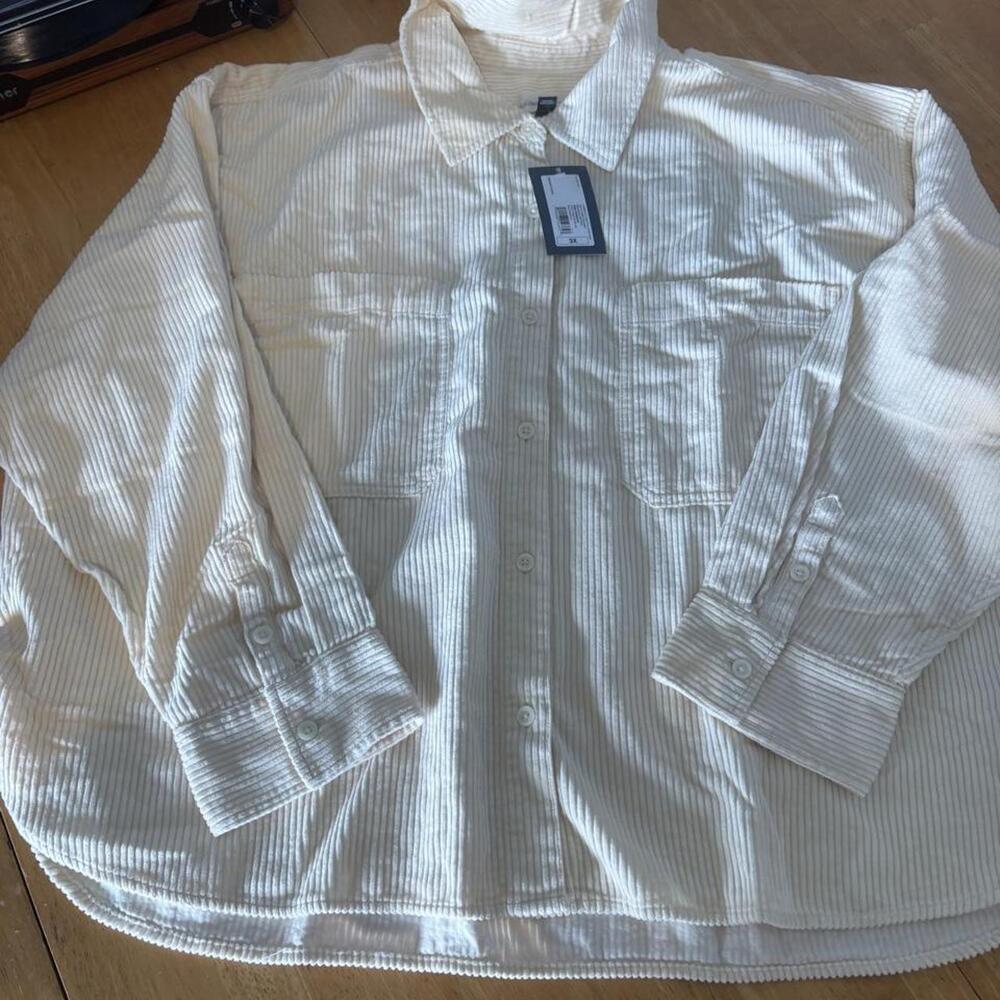 Universal Thread Women's Corduroy Shirt Cream Size 3X Long Sleeve Button Down